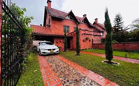 Hermosa Casa , Con Parqueadero En Rionegro Cerca Al Aeropuerto