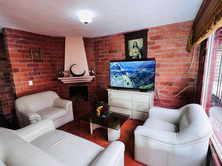 Hermosa Casa , Con Parqueadero En Rionegro Cerca Al Aeropuerto Exterior photo