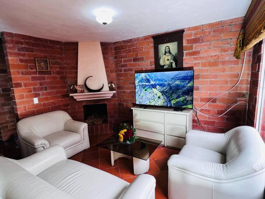 Hermosa Casa , Con Parqueadero En Rionegro Cerca Al Aeropuerto Exterior photo