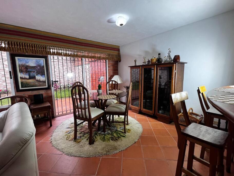 Hermosa Casa , Con Parqueadero En Rionegro Cerca Al Aeropuerto Exterior photo