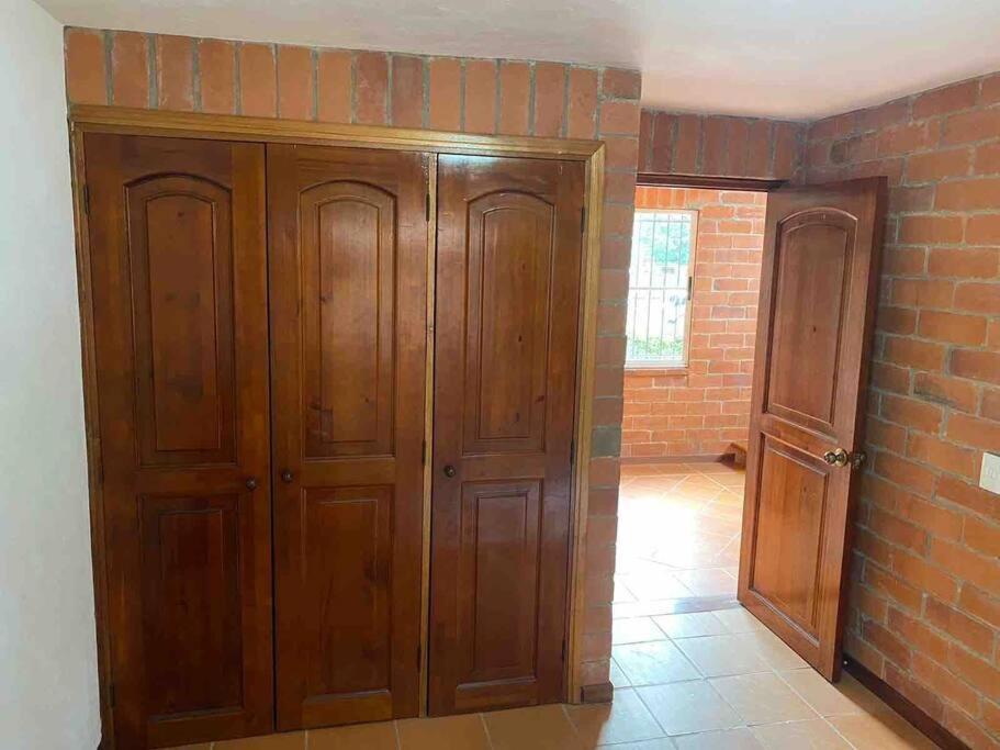 Hermosa Casa , Con Parqueadero En Rionegro Cerca Al Aeropuerto Exterior photo